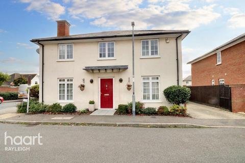 4 bedroom detached house for sale, Kelso Close, Rayleigh