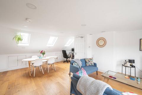 4 bedroom flat for sale, Charteris Road, Kilburn, London, NW6