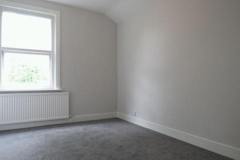 2 bedroom apartment to rent, Waddon Park Avenue, Croydon, Surrey, CR0