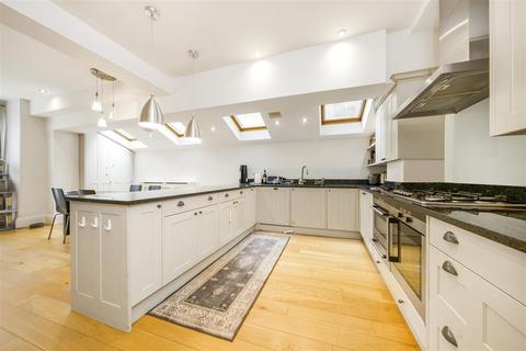 6 Bonser Road, Twickenham, TW1 4RG