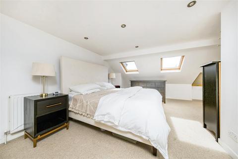 6 Bonser Road, Twickenham, TW1 4RG