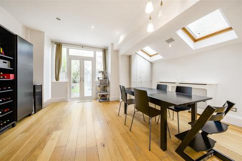 6 Bonser Road, Twickenham, TW1 4RG