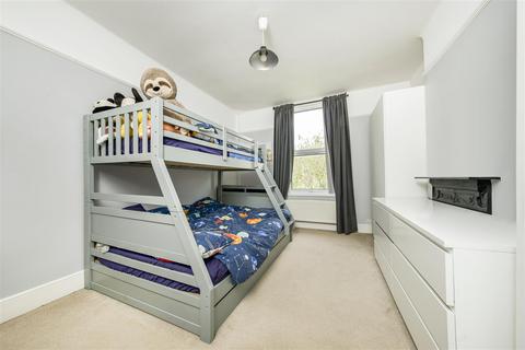 6 Bonser Road, Twickenham, TW1 4RG