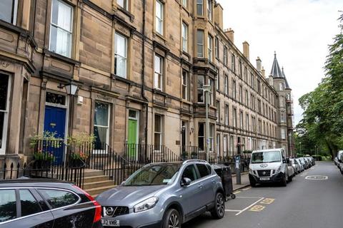 3 bedroom flat to rent, Glengyle Terrace, Bruntsfield, Edinburgh, EH3