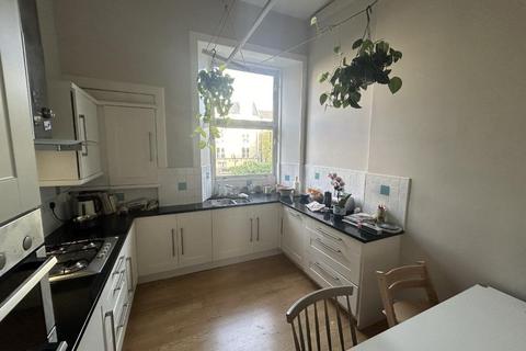 3 bedroom flat to rent, Glengyle Terrace, Bruntsfield, Edinburgh, EH3