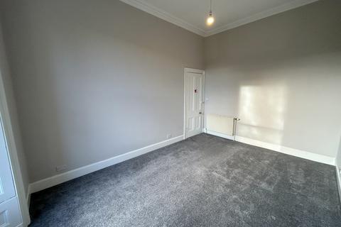 3 bedroom flat to rent, Glengyle Terrace, Bruntsfield, Edinburgh, EH3