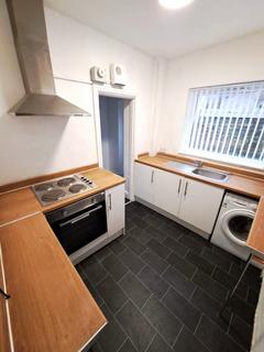 3 bedroom terraced house to rent, Broadbelt Street, Liverpool L4