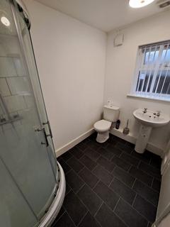 3 bedroom terraced house to rent, Broadbelt Street, Liverpool L4