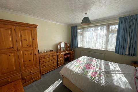 16 Bathurst Road, Staplehurst, Tonbridge, TN12 0LG