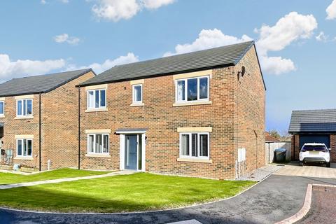 4 bedroom detached house for sale, Oakfield Gardens, Peterlee, Durham, SR8 1BA