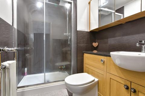 10 Hall Road, Wouldham, Rochester, ME1 3XN