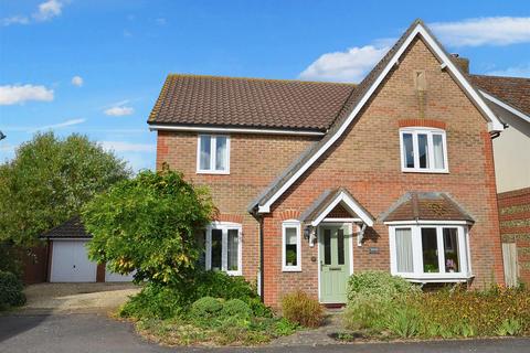 4 bedroom detached house for sale, Peacemarsh Farm Close, Gillingham