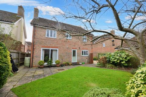 4 bedroom detached house for sale, Peacemarsh Farm Close, Gillingham