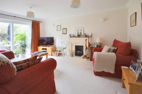 4 bedroom detached house for sale, Peacemarsh Farm Close, Gillingham