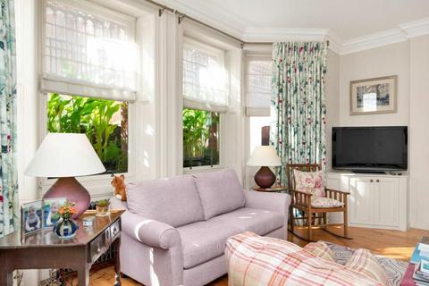 2 bedroom flat for sale, Ambrosden Avenue, London SW1P