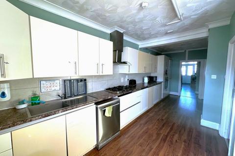 7 bedroom semi-detached house for sale, Scotts Road, Southall UB2