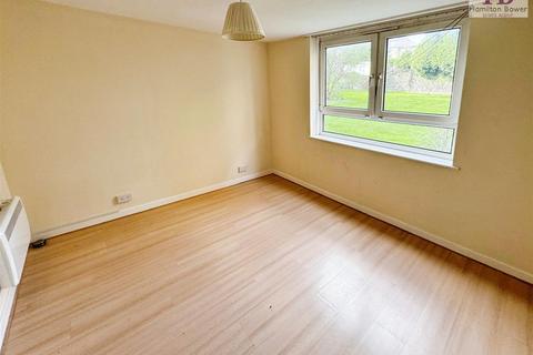 2 bedroom flat to rent, Southdown Court, Southdown Close, Bradford