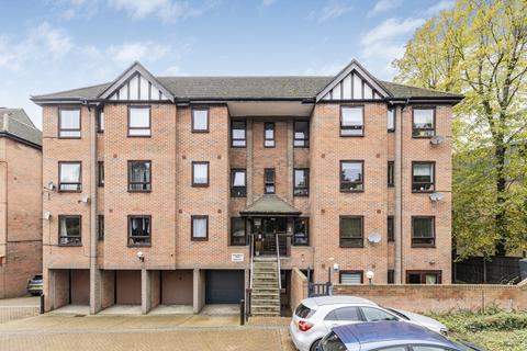 1 bedroom apartment for sale, Beechwoods Court, London