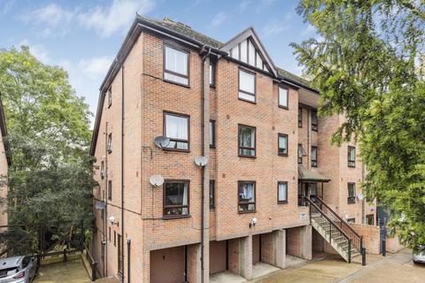 1 bedroom apartment for sale, Beechwoods Court, London