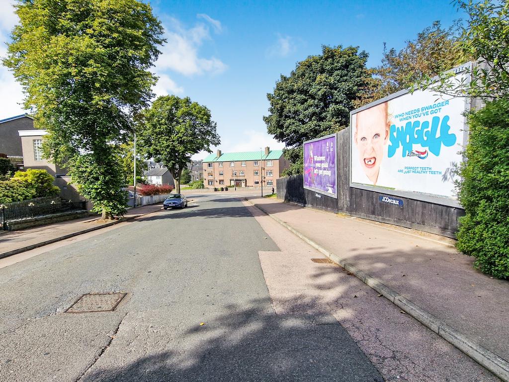 2024-09-13  11-47-46 vv667480 advertising land gra