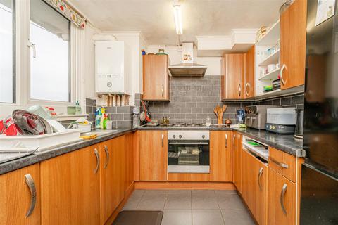 3 bedroom flat for sale, Bury Street, London