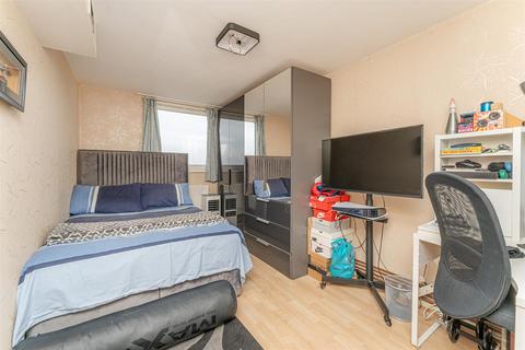 3 bedroom flat for sale, Bury Street, London