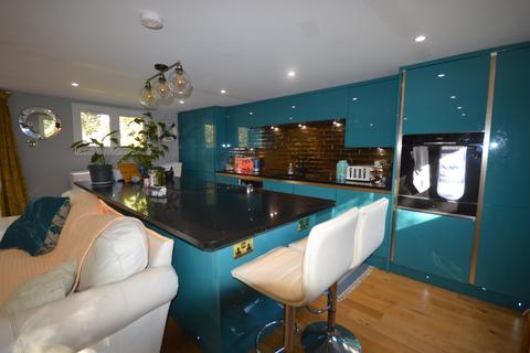 2 bedroom houseboat for sale, Taggs Island, Hampton TW12