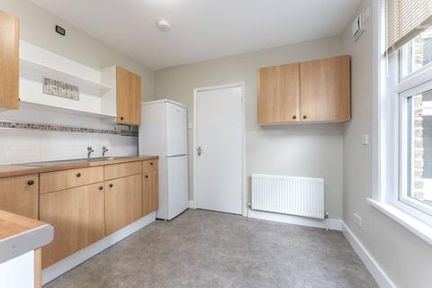 1 bedroom apartment to rent, Edgington Road, London SW16