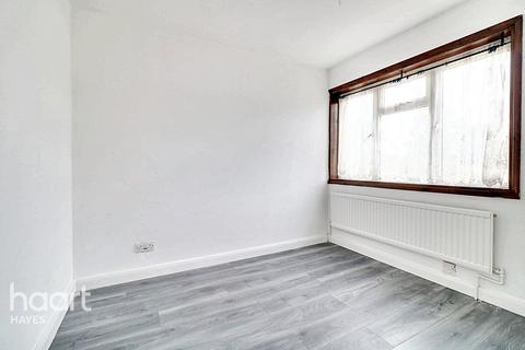 1 Waylands, Hayes, UB3 2QU