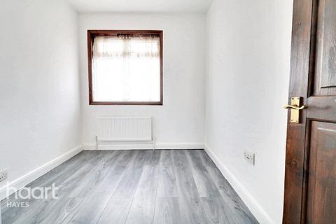 1 Waylands, Hayes, UB3 2QU