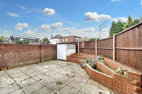 1 Waylands, Hayes, UB3 2QU