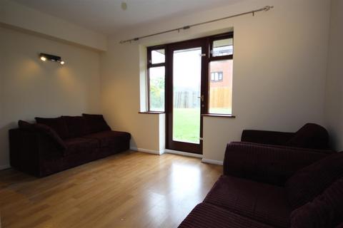 1 bedroom flat to rent, Cotton Avenue, North Acton, W3 6YG