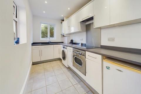 2 bedroom terraced house for sale, Vale Road, Nottingham NG4