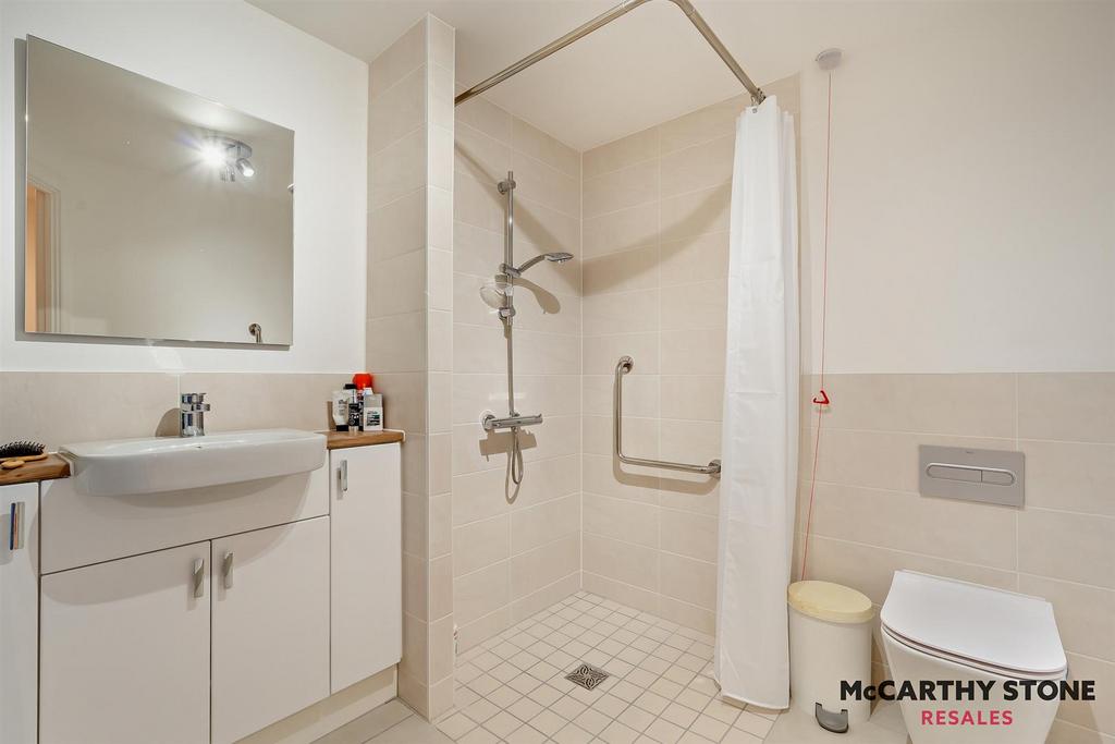 Shower Room;