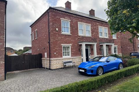 4 bedroom semi-detached house to rent, Medland Drive, Bracebridge Heath, Lincoln, Lincolnshire, LN4