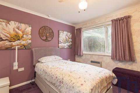 1 bedroom semi-detached bungalow for sale, East Cowes PO32