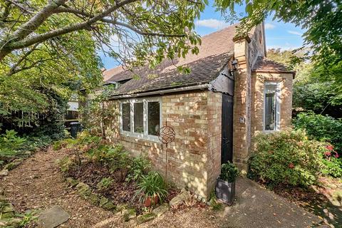 undefined, Puckpool Hill, Seaview/Ryde Outskirts, PO33 1PJ