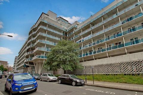 2 bedroom flat to rent, Lyon Road, Harrow