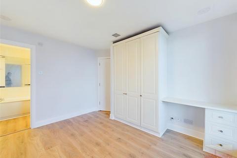 2 bedroom flat to rent, Lyon Road, Harrow