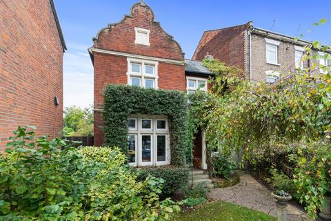 4 bedroom detached house for sale, Wellesley Road, Essex CO3