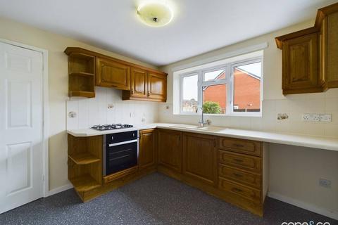 4 bedroom detached house to rent, Birkdale Avenue, Branston, Burton-On-Trent, Staffordshire, DE14 3HN