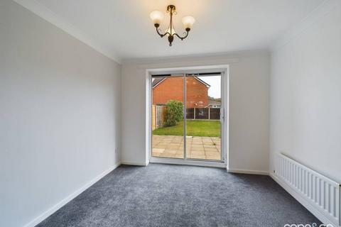 4 bedroom detached house to rent, Birkdale Avenue, Branston, Burton-On-Trent, Staffordshire, DE14 3HN