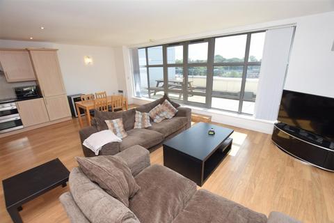 2 bedroom penthouse to rent, Brunswick Court, Brunswick Street, Newcastle, Staffordshire, ST5 1HH