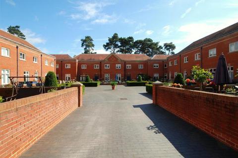 3 bedroom semi-detached house to rent, Carnarvon Court, Bretby, Burton-On-Trent, Derbyshire, DE15 0UA