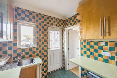 3 bedroom semi-detached house for sale, Leeds Road, Heckmondwike