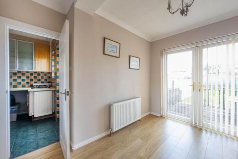 3 bedroom semi-detached house for sale, Leeds Road, Heckmondwike