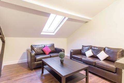 3 bedroom apartment to rent, Apt 9, 22A Blenheim Terrace, Blenheim Terrace LS2