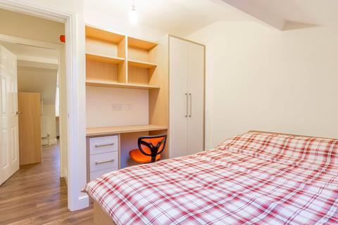 3 bedroom apartment to rent, Apt 9, 22A Blenheim Terrace, Blenheim Terrace LS2