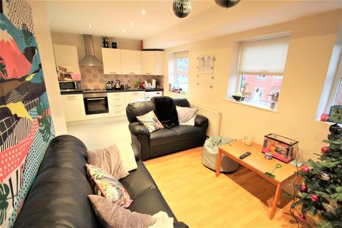 3 bedroom apartment to rent, Headingley Rise, Welton Road, Hyde Park, Leeds, LS6 1EE