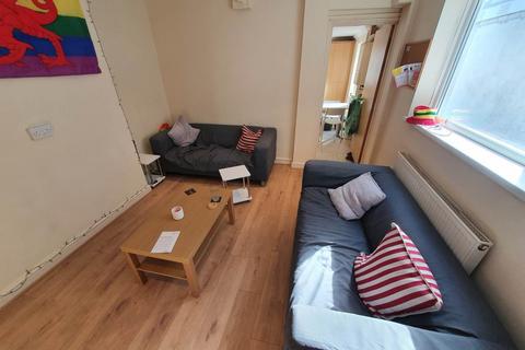 8 bedroom terraced house to rent, Harriet Street, Cathays, Cardiff